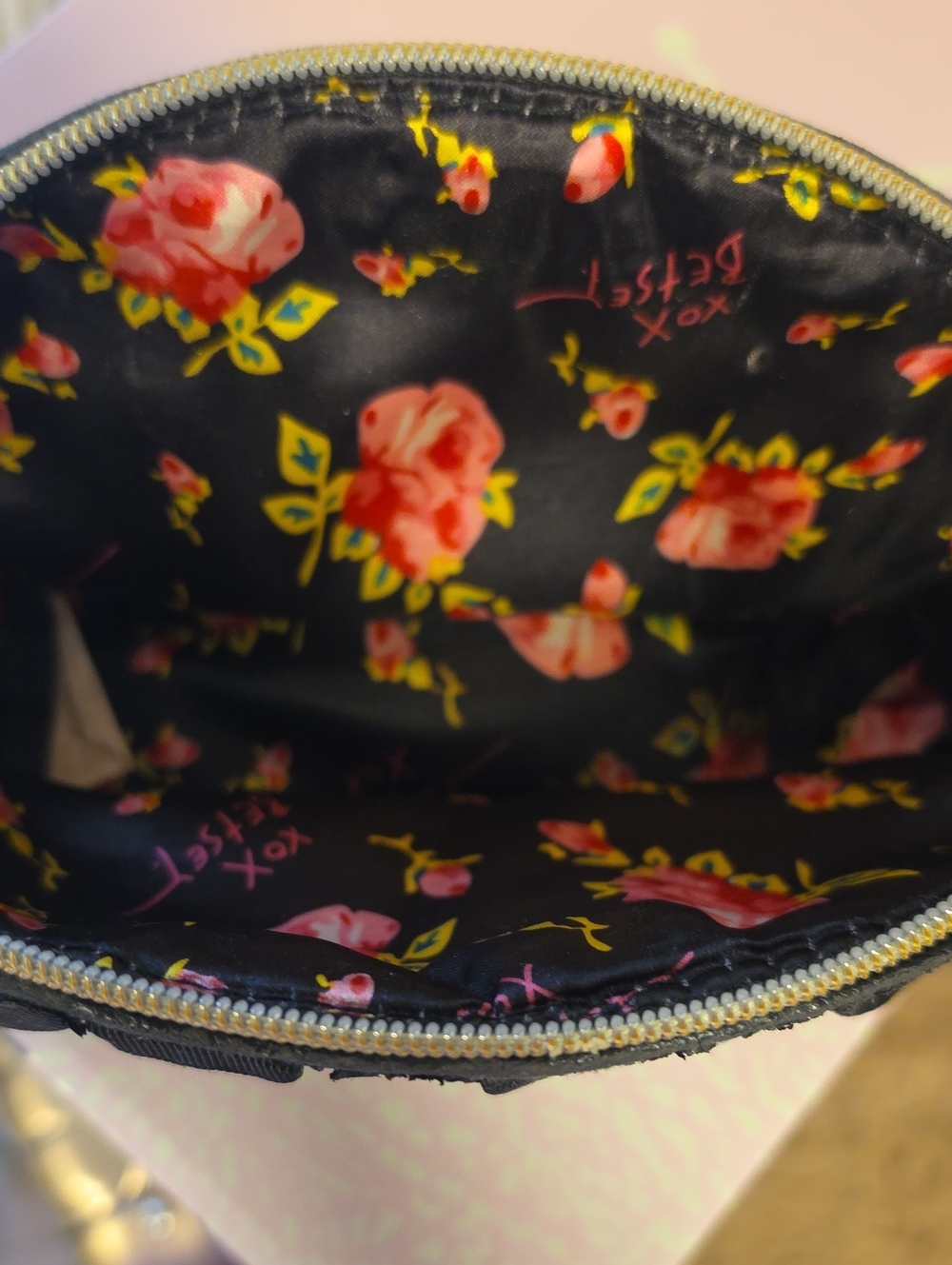 Floral Ruffle Make Up Pouch - Picture 4 of 4